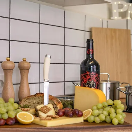 Noble Supreme 80m2 Kamin & Designkueche - Zentrumsnah דירה