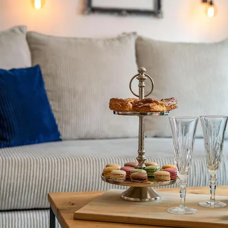 Noble Supreme 80m2 Kamin & Designkueche - Zentrumsnah