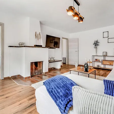 Noble Supreme 80m2 Kamin & Designkueche - Zentrumsnah *