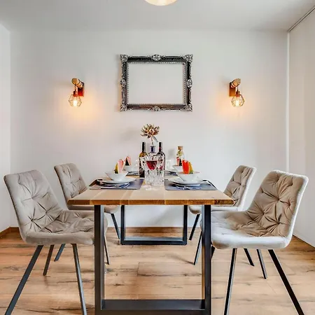 Noble Supreme 80m2 Kamin & Designkueche - Zentrumsnah Apartmán *