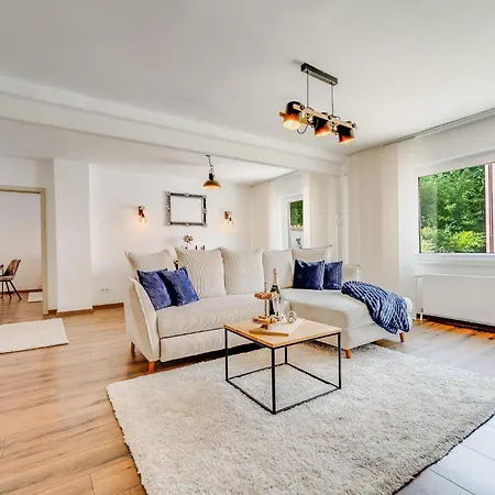 Noble Supreme 80m2 Kamin & Designkueche - Zentrumsnah * אסן