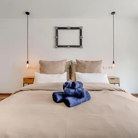 Noble Supreme 80m2 Kamin & Designkueche - Zentrumsnah Apartmán