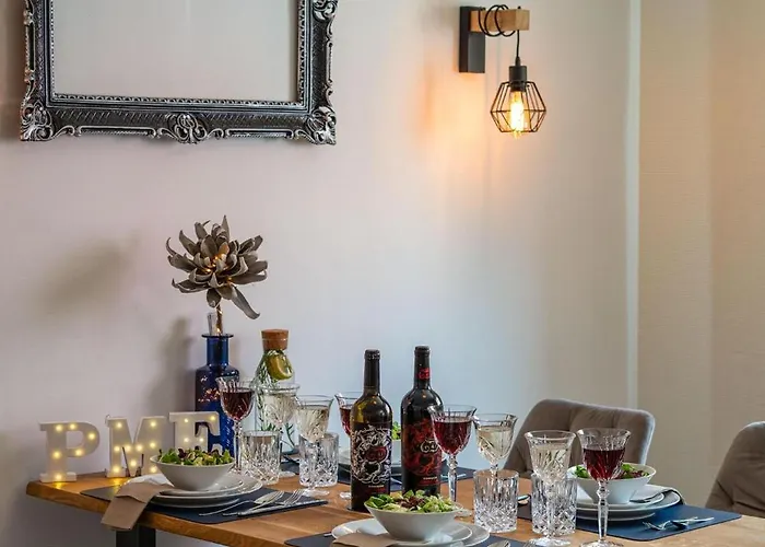 Noble Supreme 80m2 Kamin & Designkueche - Zentrumsnah *