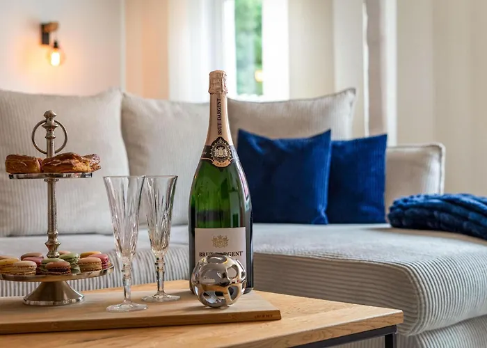 Noble Supreme 80m2 Kamin & Designkueche - Zentrumsnah * Essen