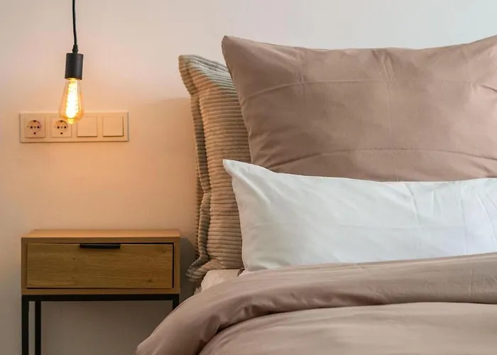 Noble Supreme 80m2 Kamin & Designkueche - Zentrumsnah אסן