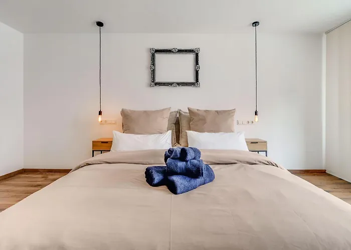 Noble Supreme 80m2 Kamin & Designkueche - Zentrumsnah Apartment