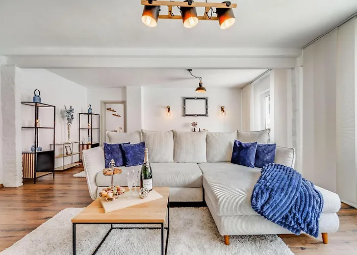 Noble Supreme 80m2 Kamin & Designkueche - Zentrumsnah * אסן